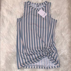Women’s Sleeveless Shirt.